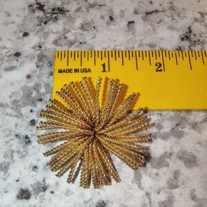 Vintage Berger Gold Tone Fireworks Burst Clip On Earrings & Brooch Set